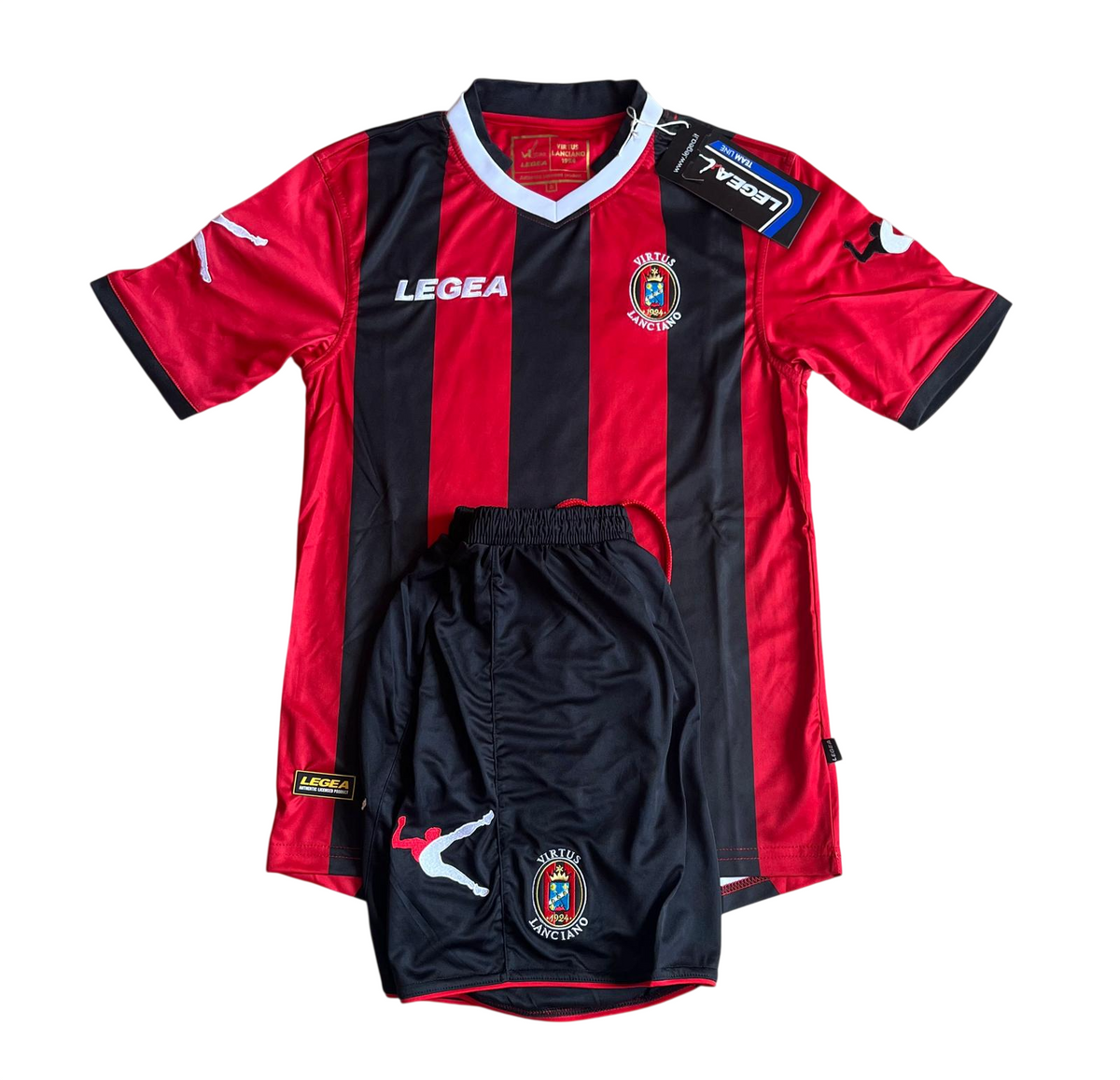 Virtus Lanciano Domicile 2014-15 (S) [with short]
